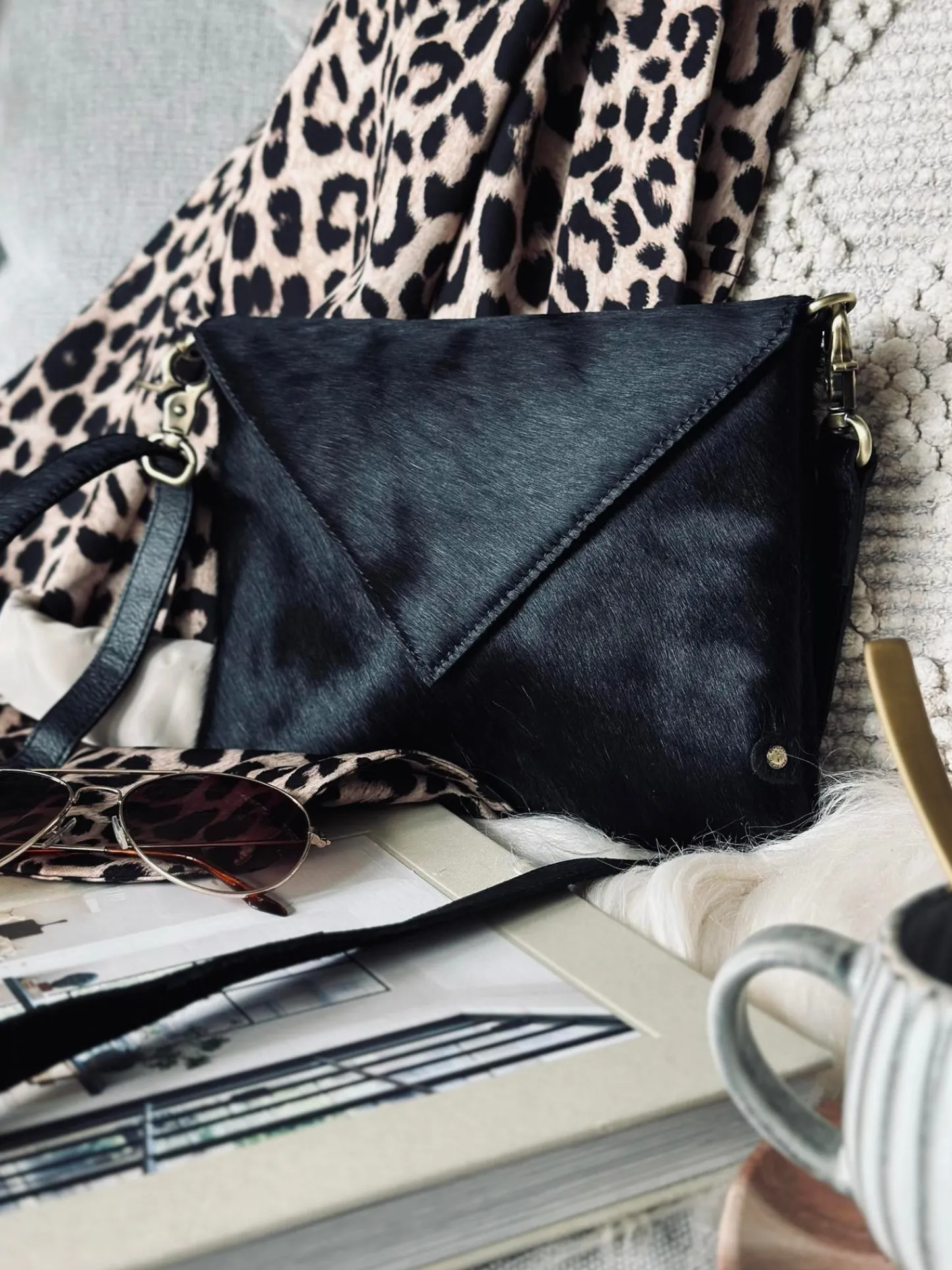 VIAMAJA Clutch - Jet Black Hot