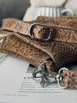 VIAMAJA Clutch - Snake Hot
