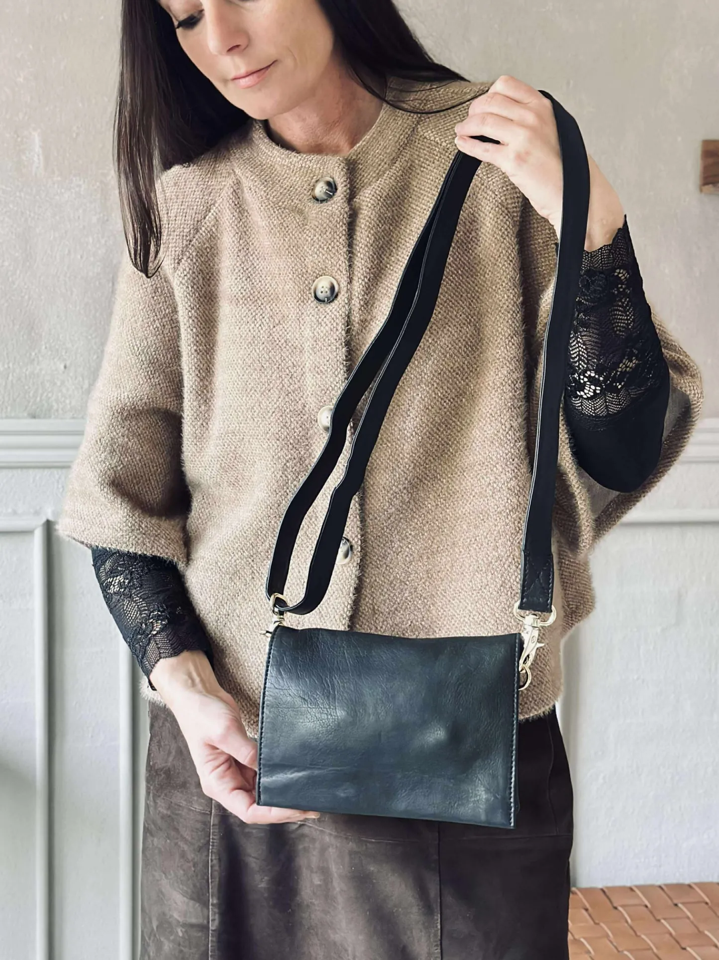 VIAMAJA Clutch Black / gold Hot