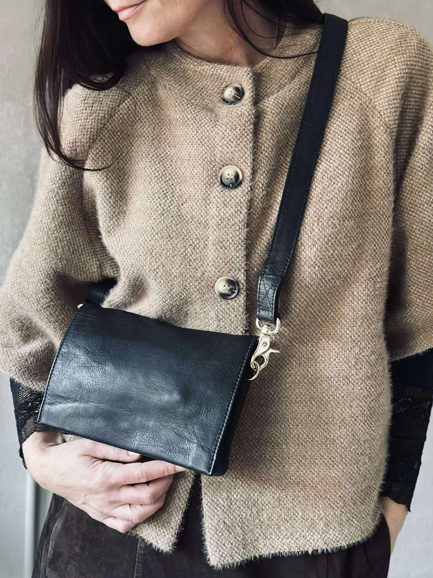 VIAMAJA Clutch Black / gold Hot
