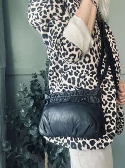 VIAMAJA Clutch med flæser Nero Clearance