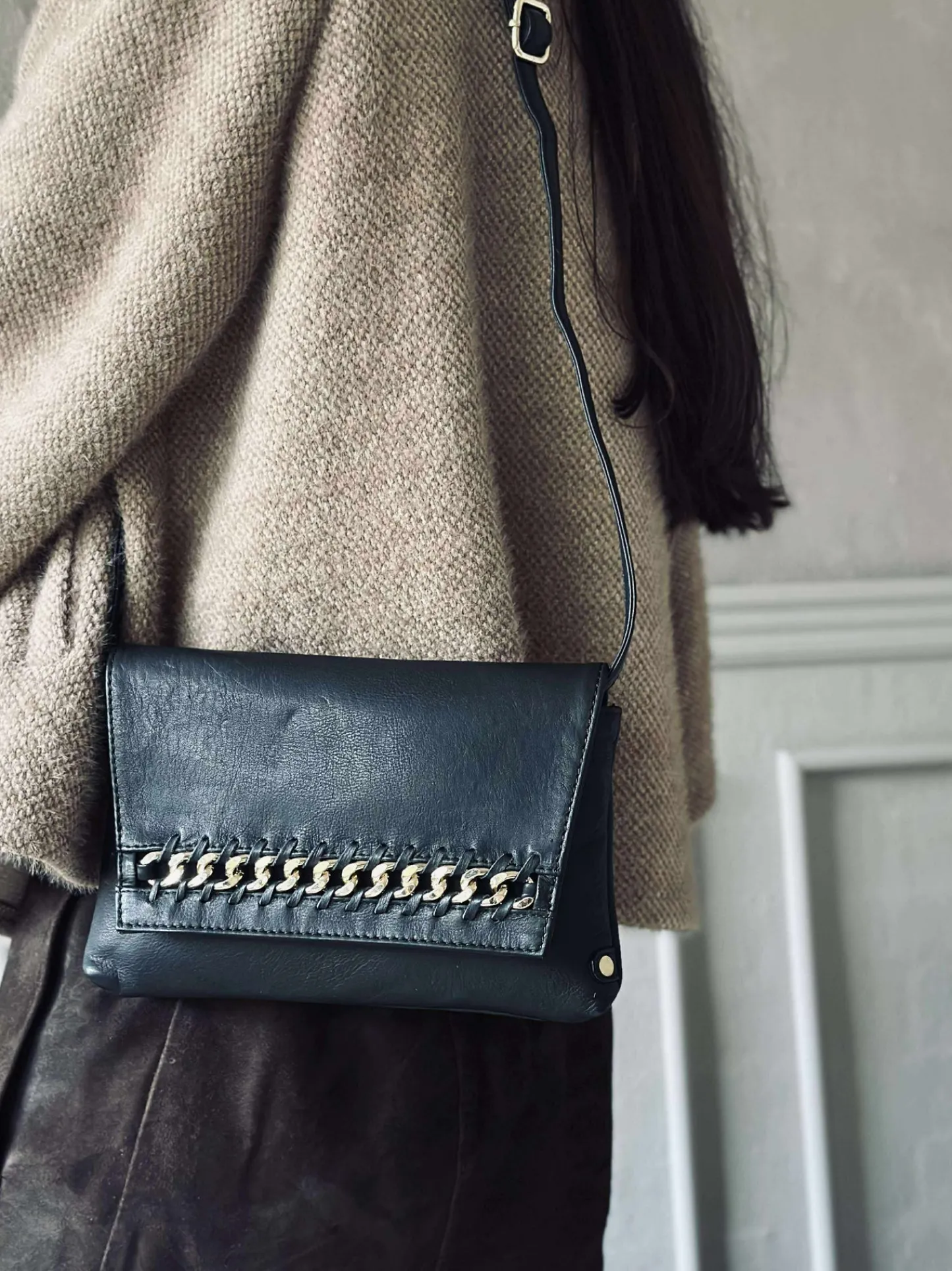 VIAMAJA Clutch med guldkæde - Small Online