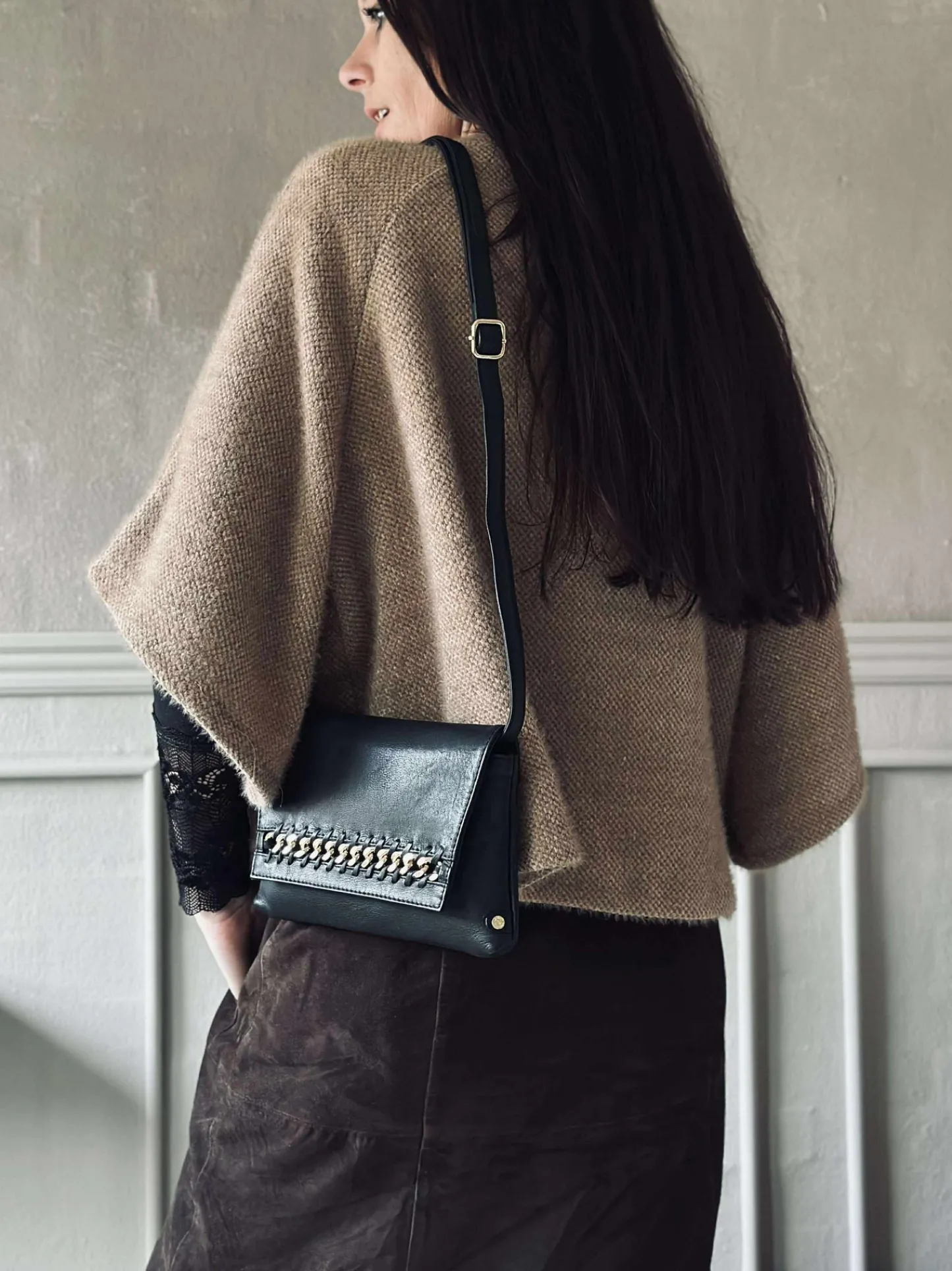 VIAMAJA Clutch med guldkæde - Small Online