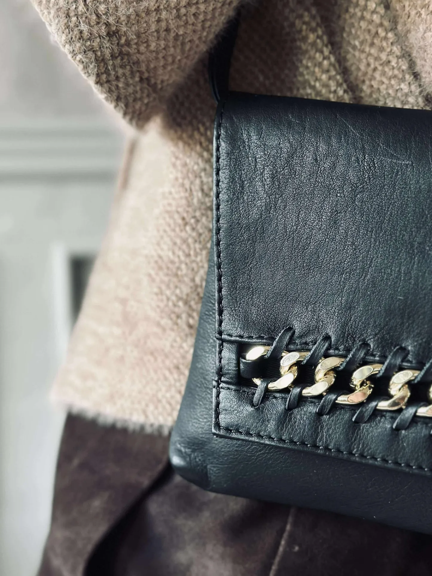 VIAMAJA Clutch med guldkæde - Small Online