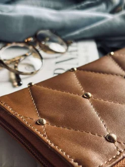 VIAMAJA Clutch med nitter - LIMA Small