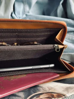 VIAMAJA Clutch med nitter - LIMA Small