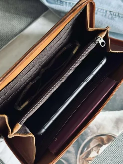 VIAMAJA Clutch med nitter - LIMA Small