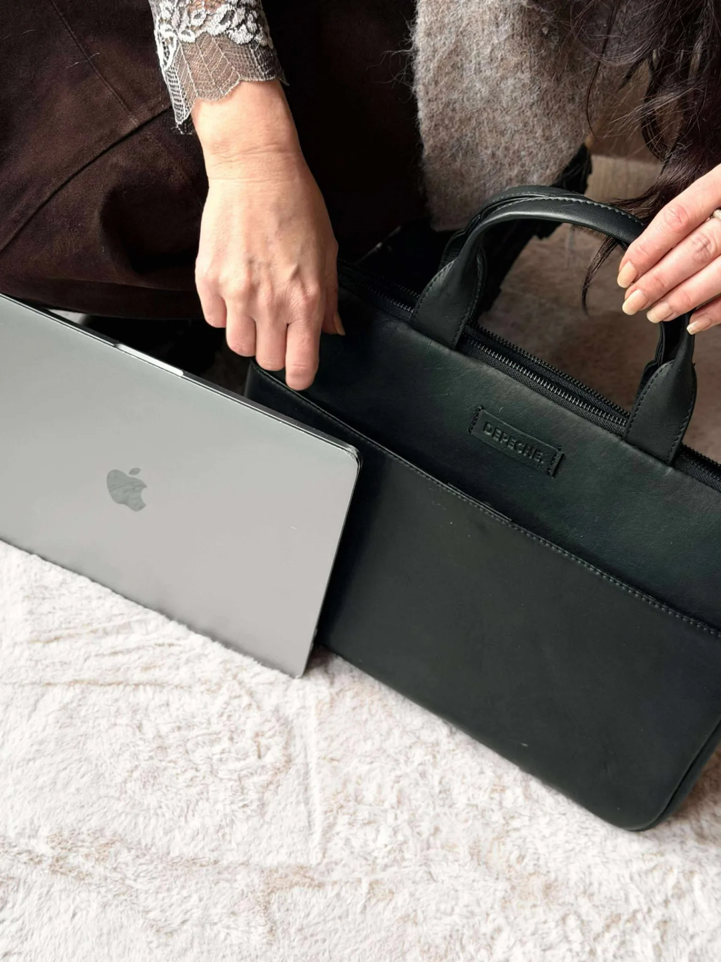 VIAMAJA Computercover med håndtag og frontlomme Online