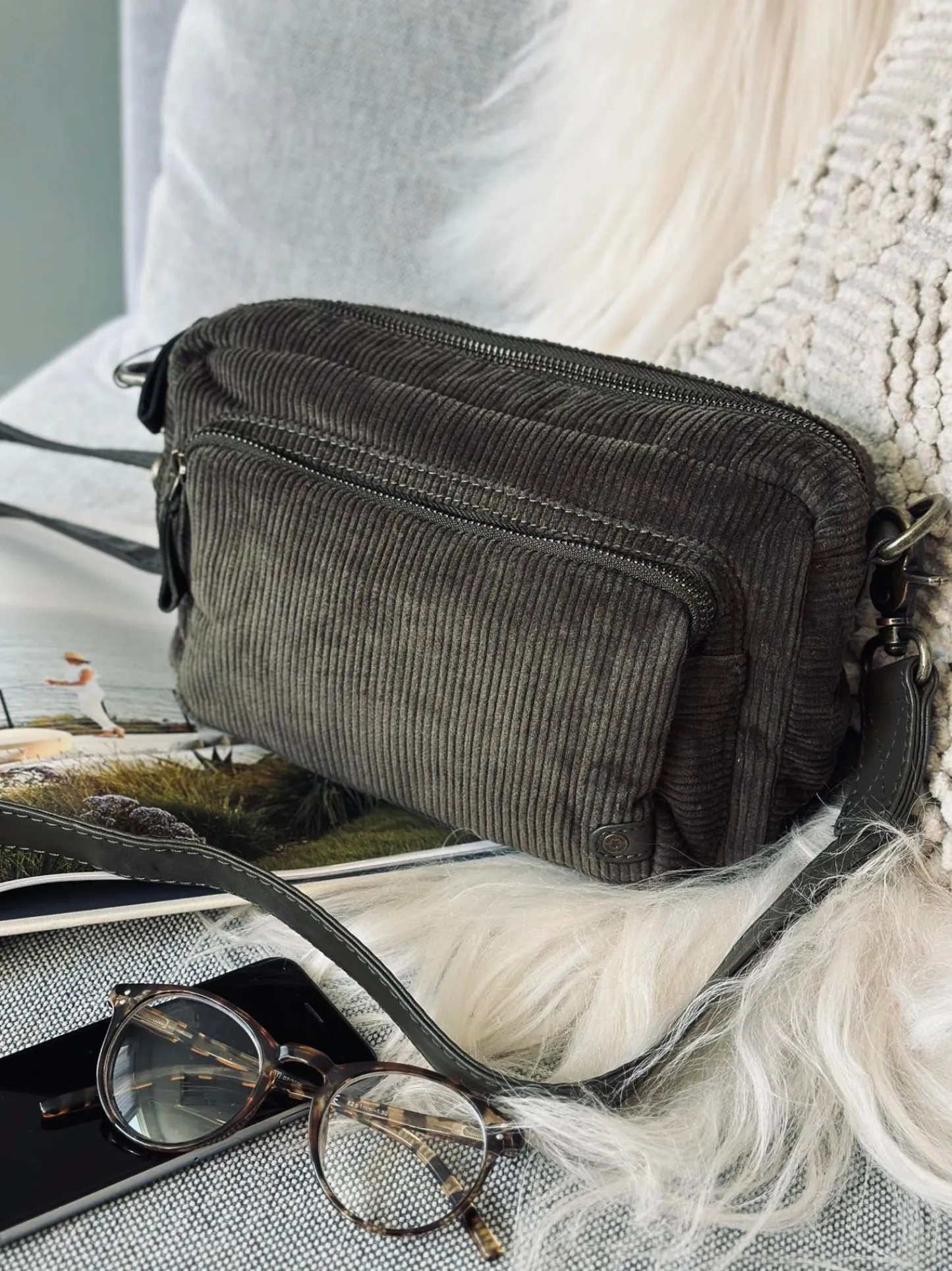 VIAMAJA Crossbody Army fløjl Sale
