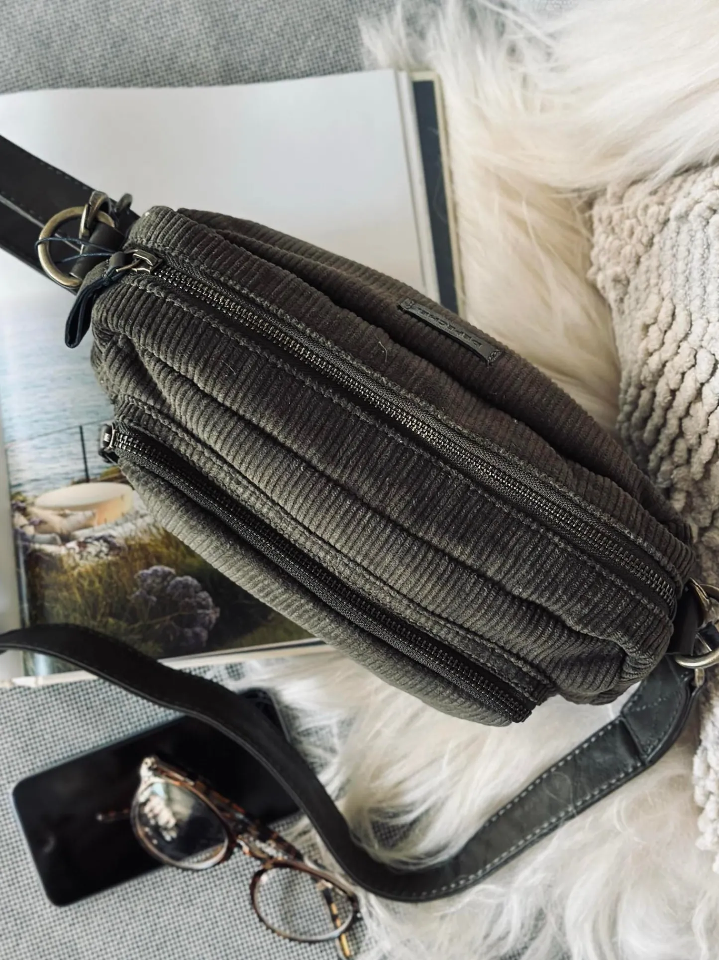VIAMAJA Crossbody Army fløjl Sale