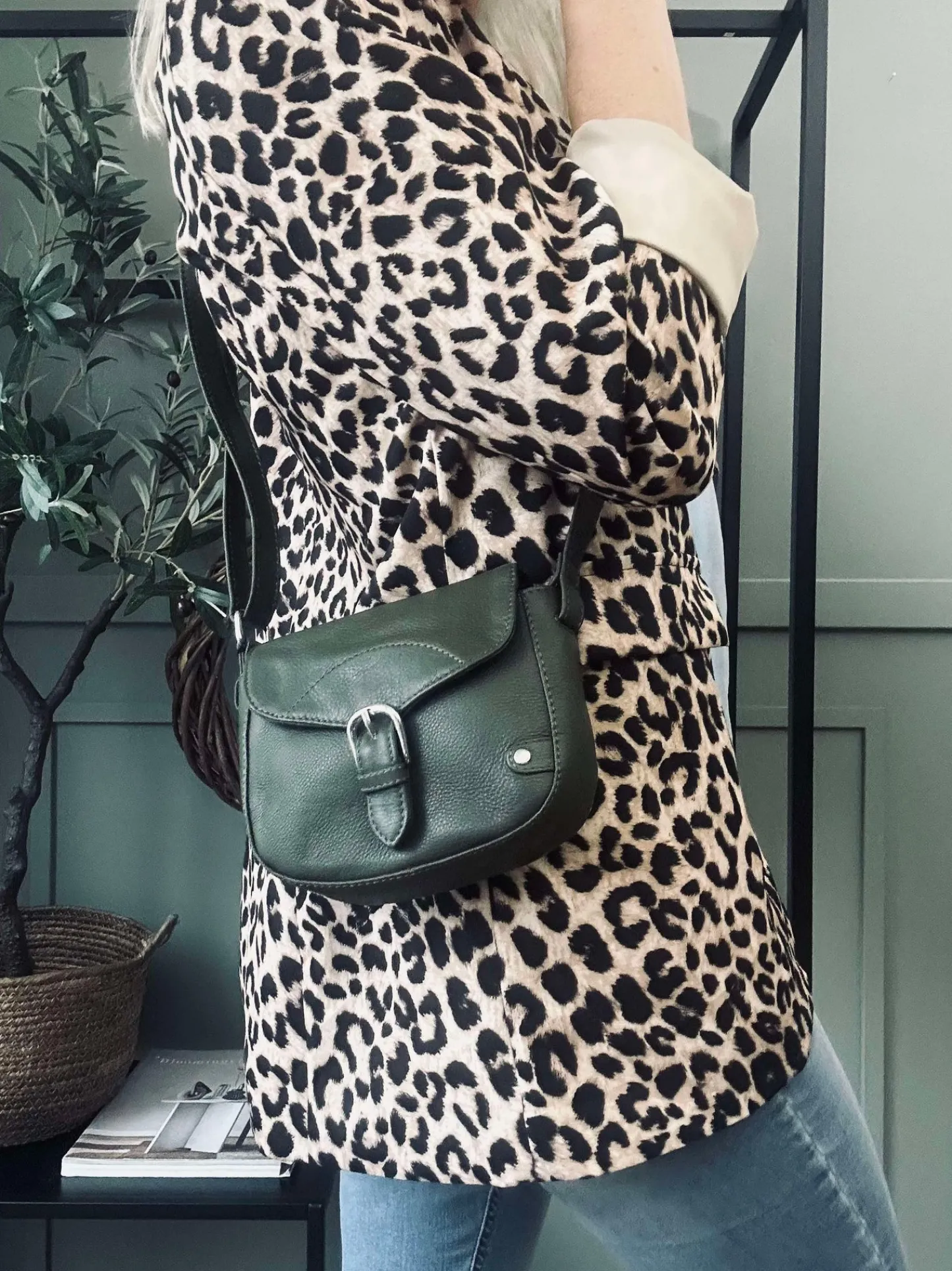 VIAMAJA Crossbody Aura Army Outlet