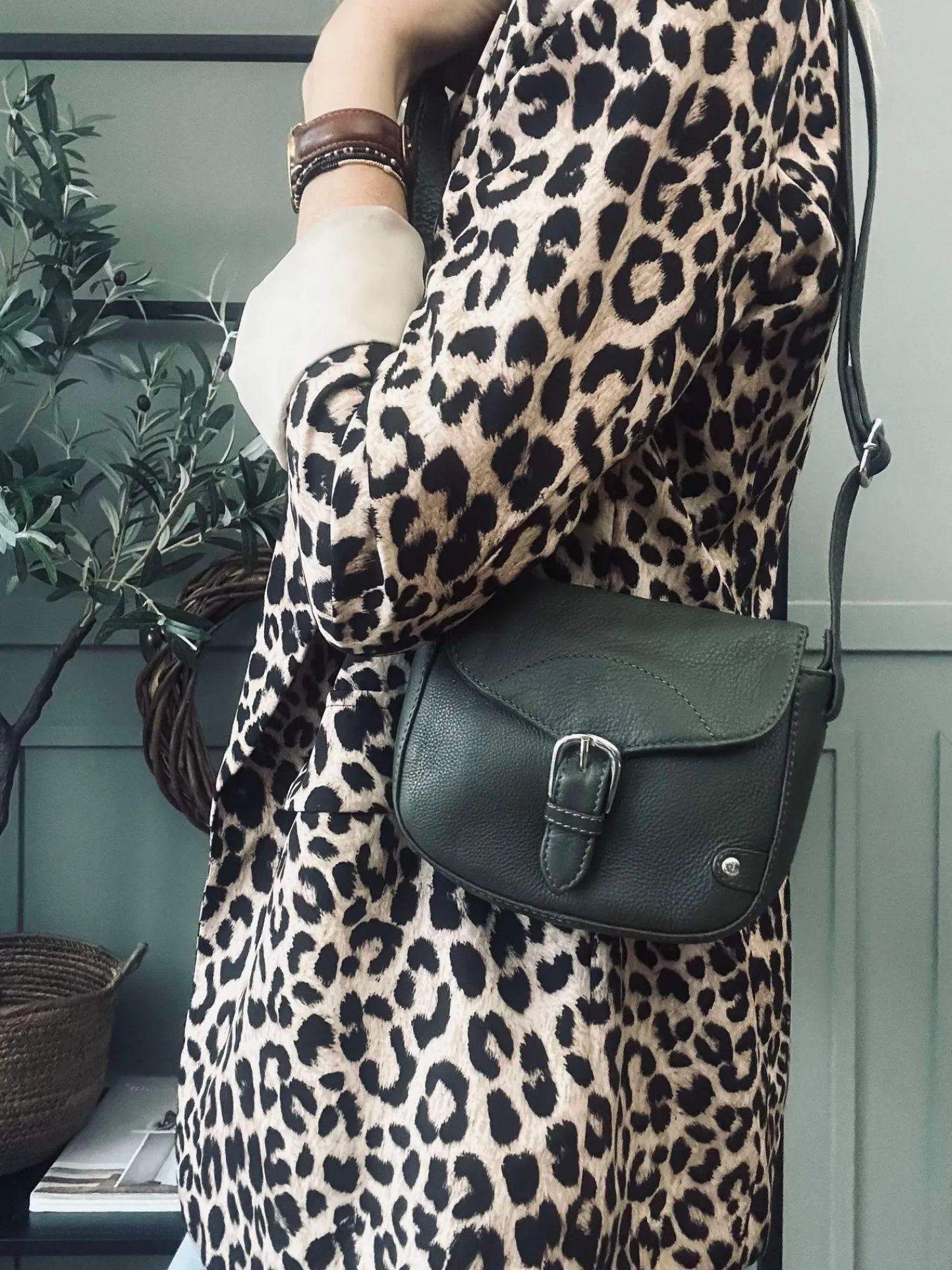 VIAMAJA Crossbody Aura Army Outlet