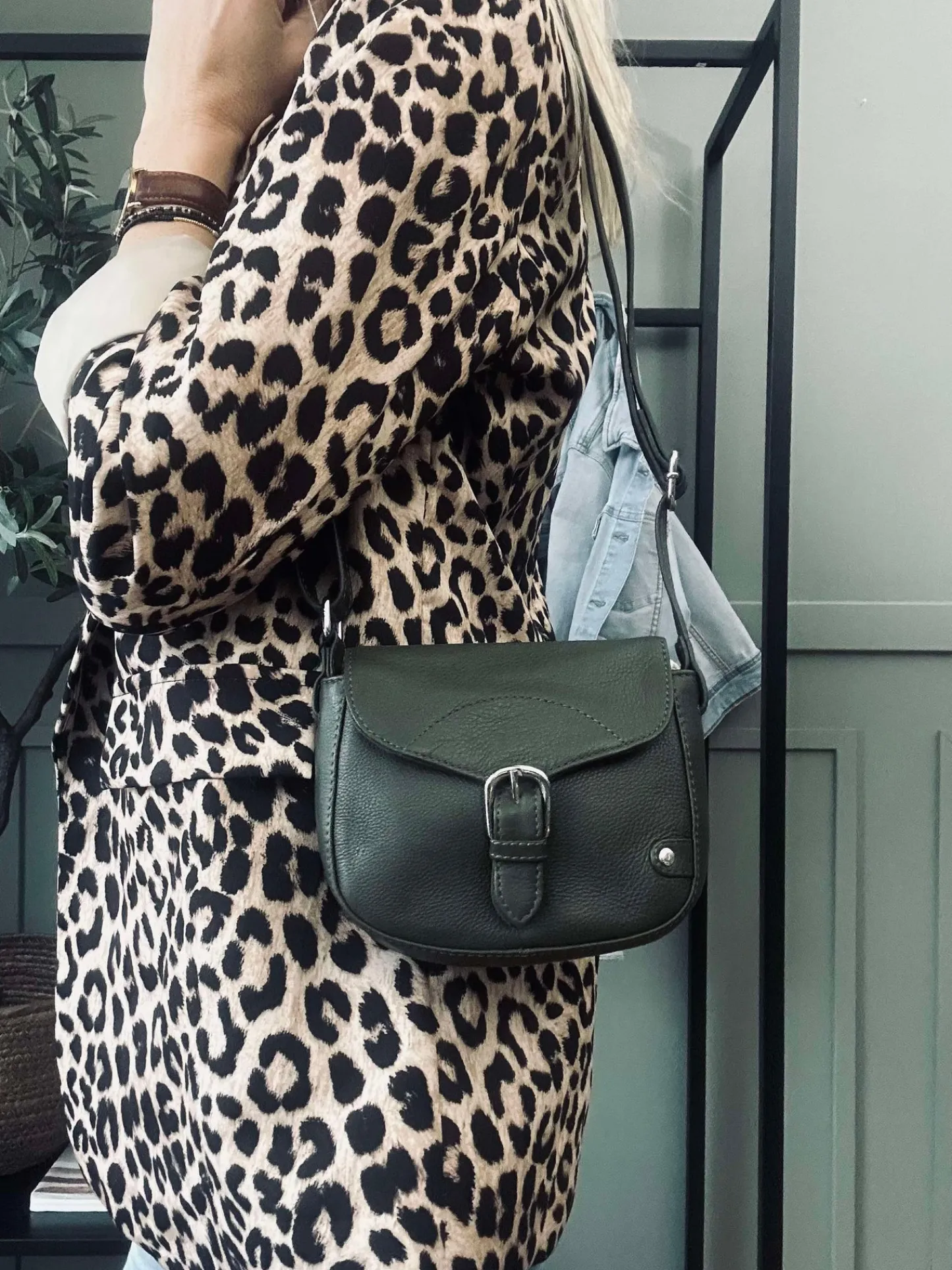 VIAMAJA Crossbody Aura Army Outlet
