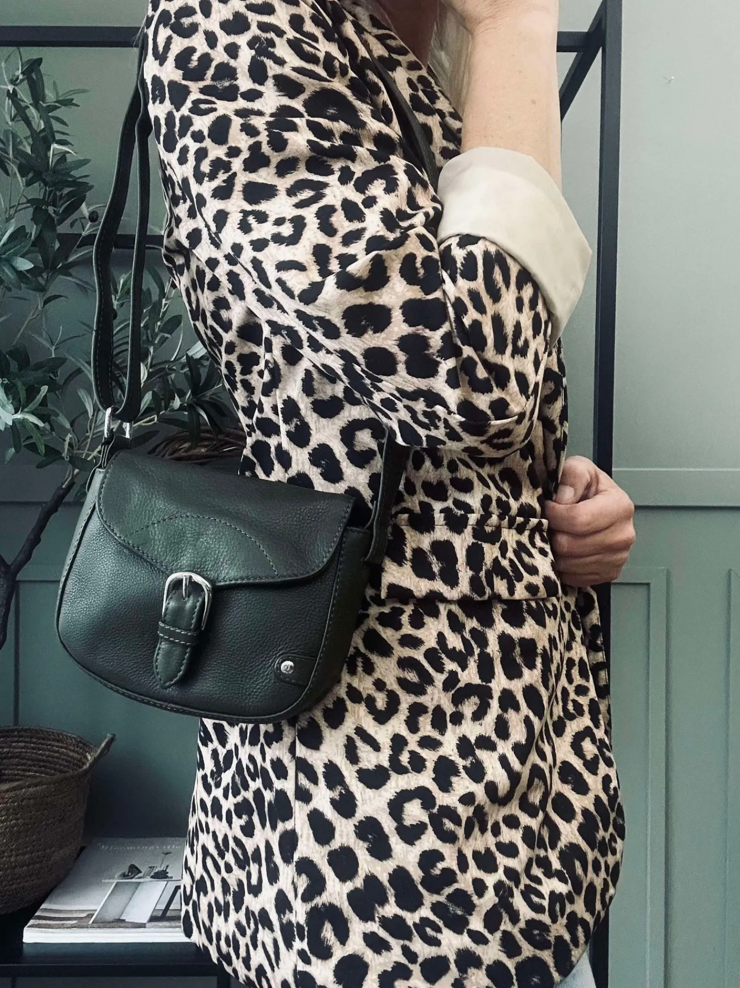 VIAMAJA Crossbody Aura Army Outlet