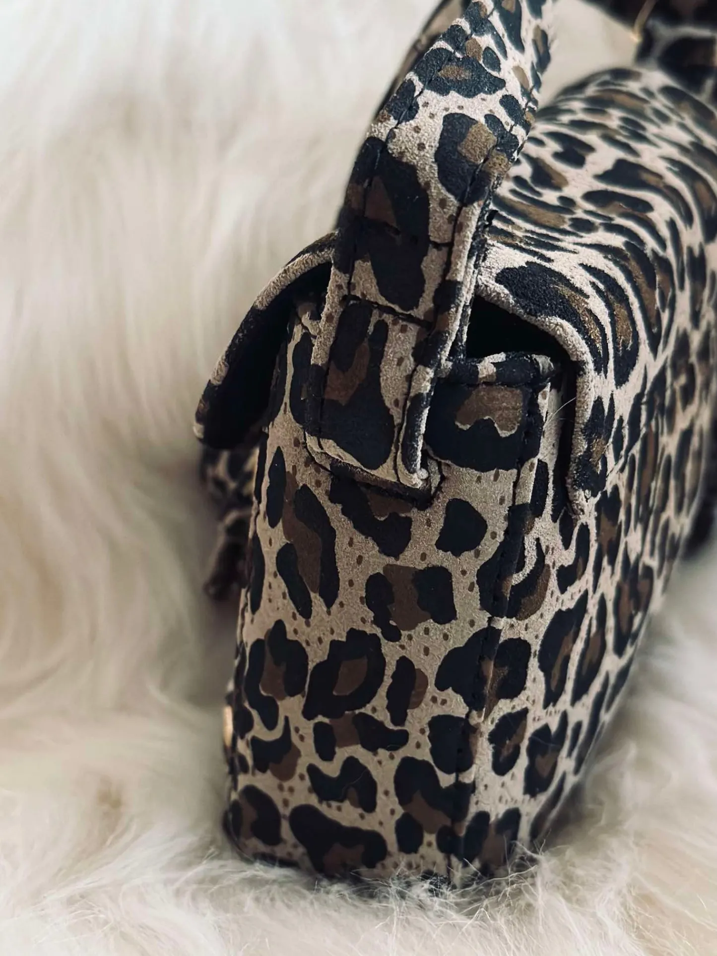 VIAMAJA Crossbody Aura Leo