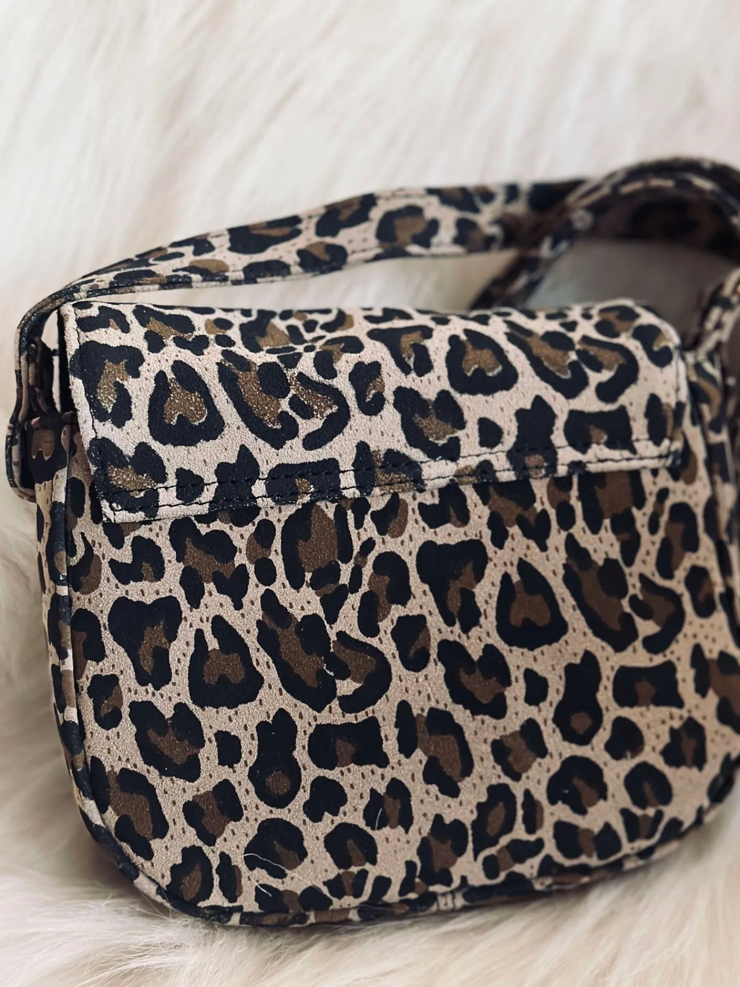 VIAMAJA Crossbody Aura Leo