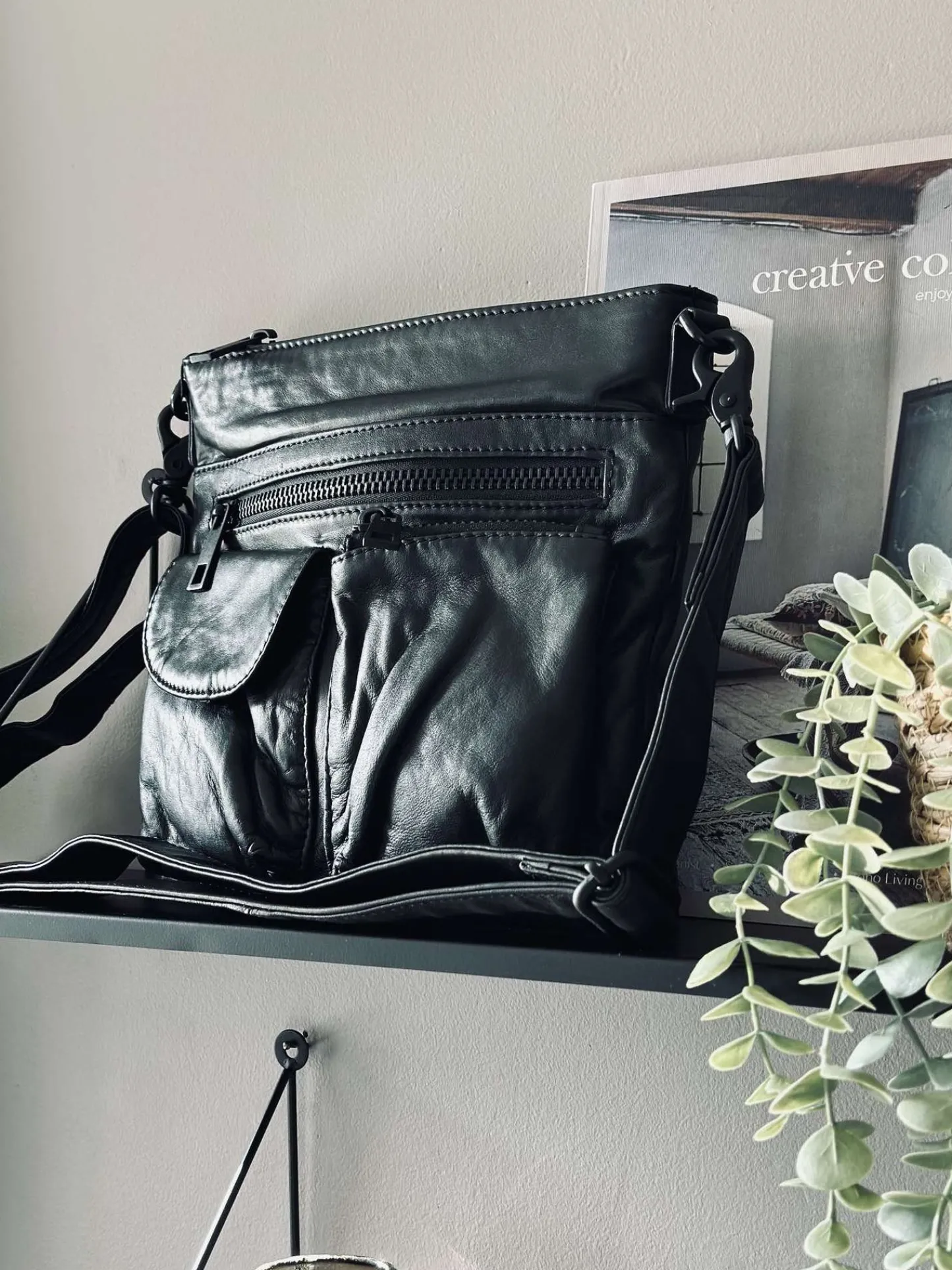 VIAMAJA Crossbody Black – Ultra blød Outlet