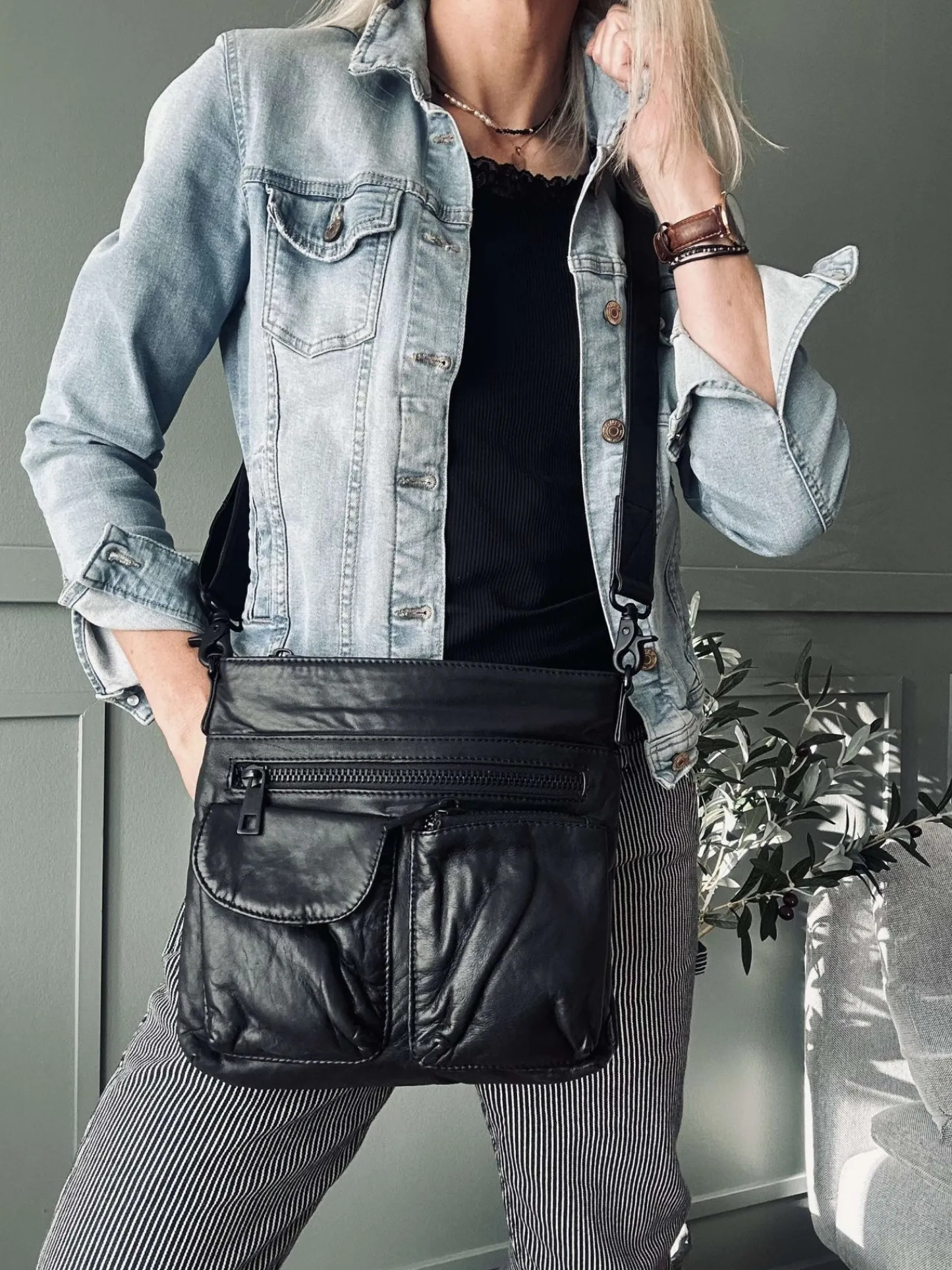 VIAMAJA Crossbody Black – Ultra blød Outlet