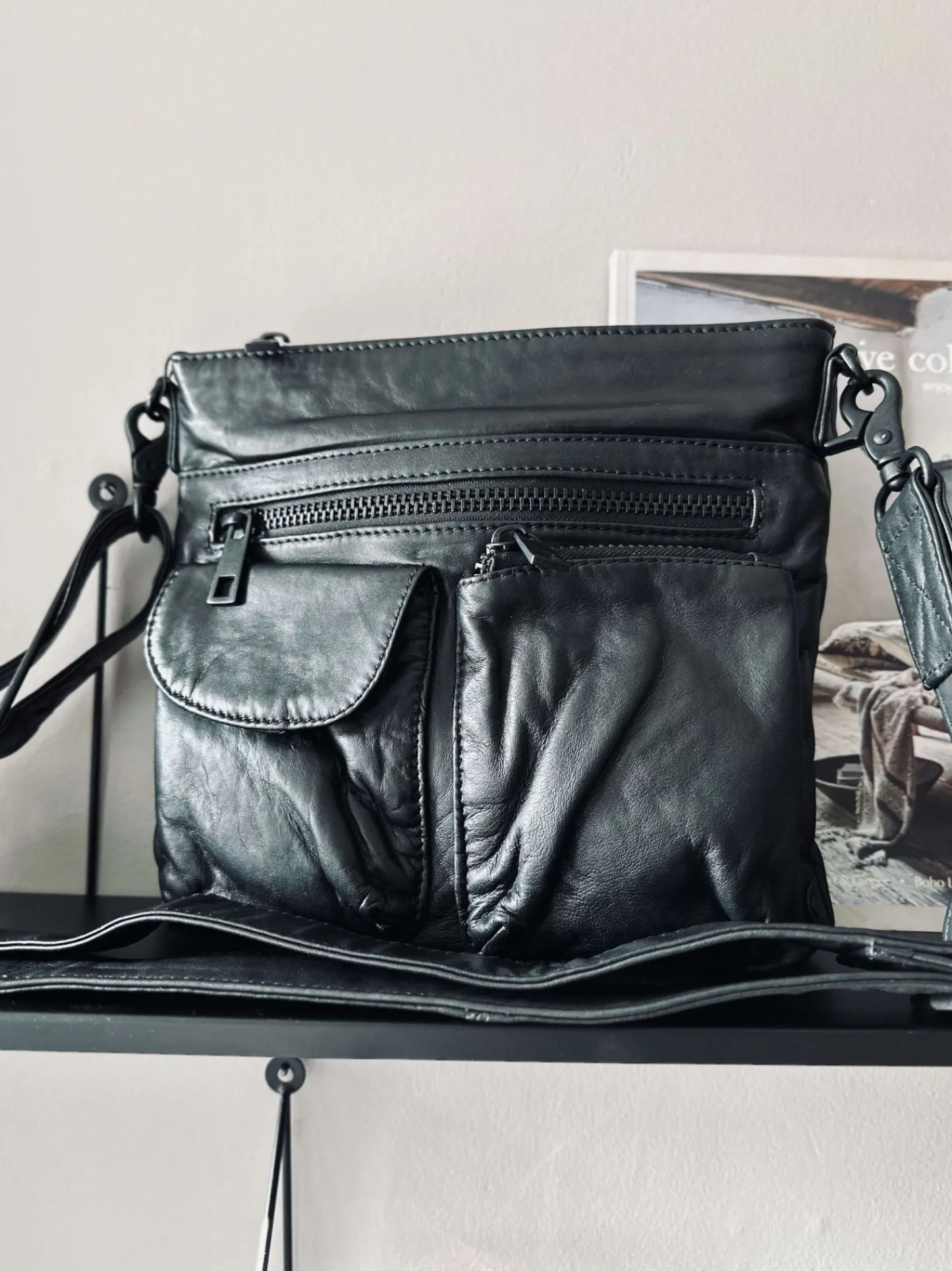VIAMAJA Crossbody Black – Ultra blød Outlet