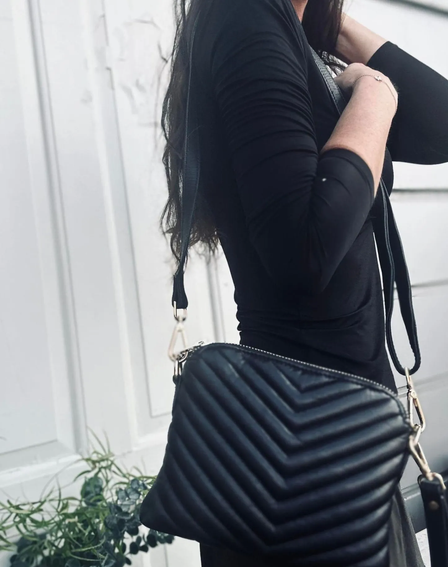 VIAMAJA Crossbody clutch ALICE - Black Quilt Discount