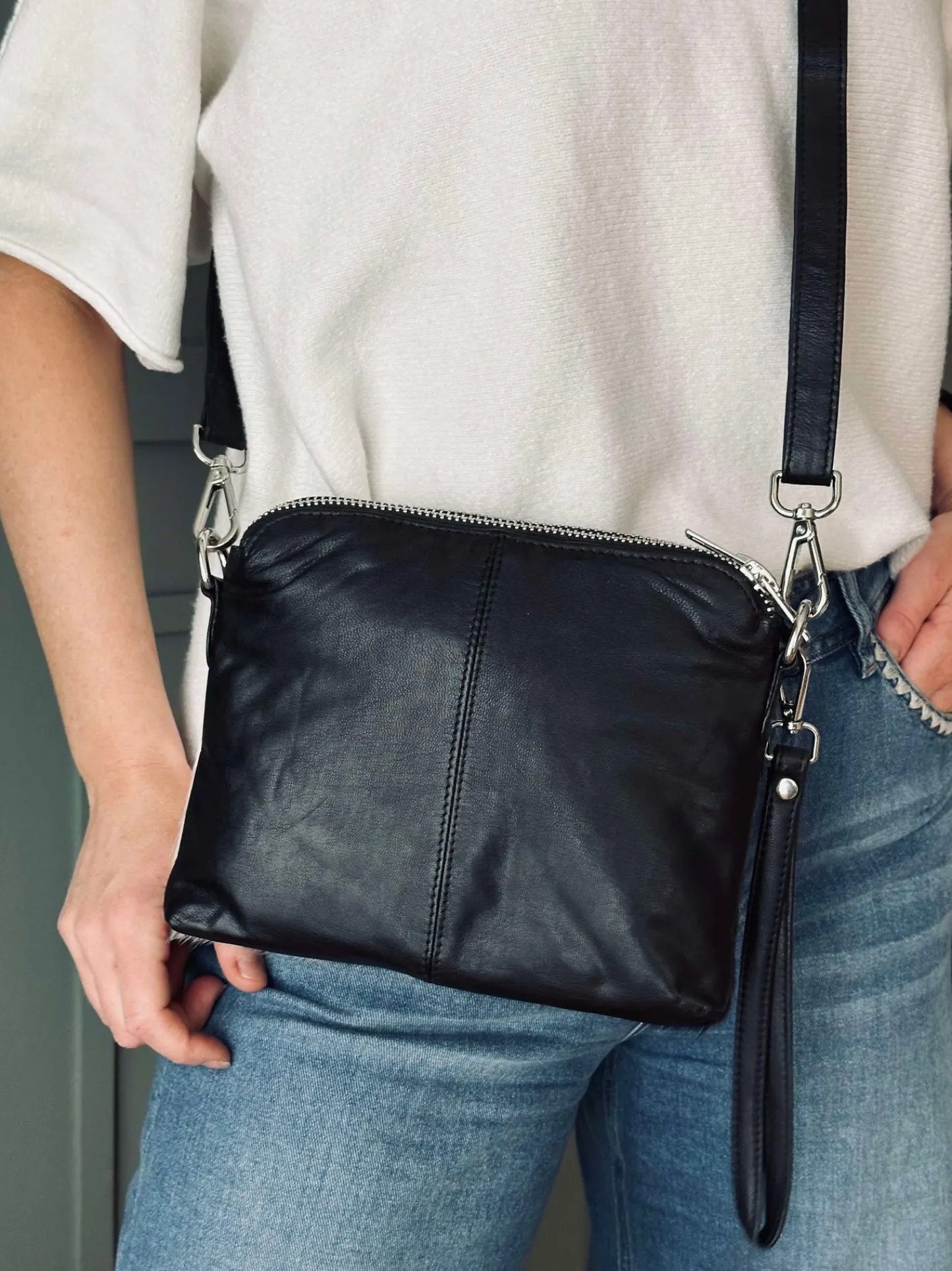 VIAMAJA Crossbody clutch ALICE - COW New