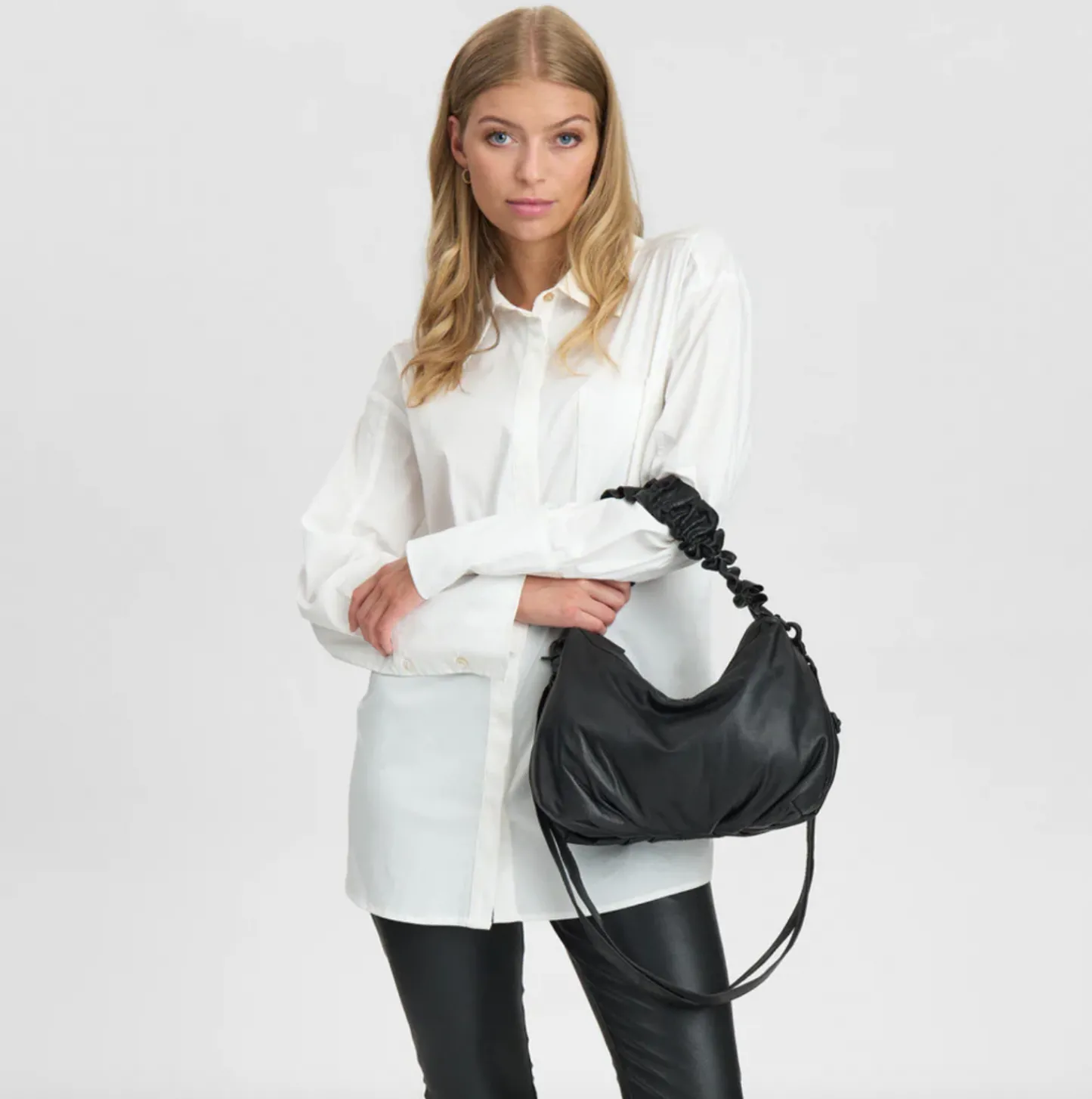 VIAMAJA Crossbody i lækker læderkvalitet New