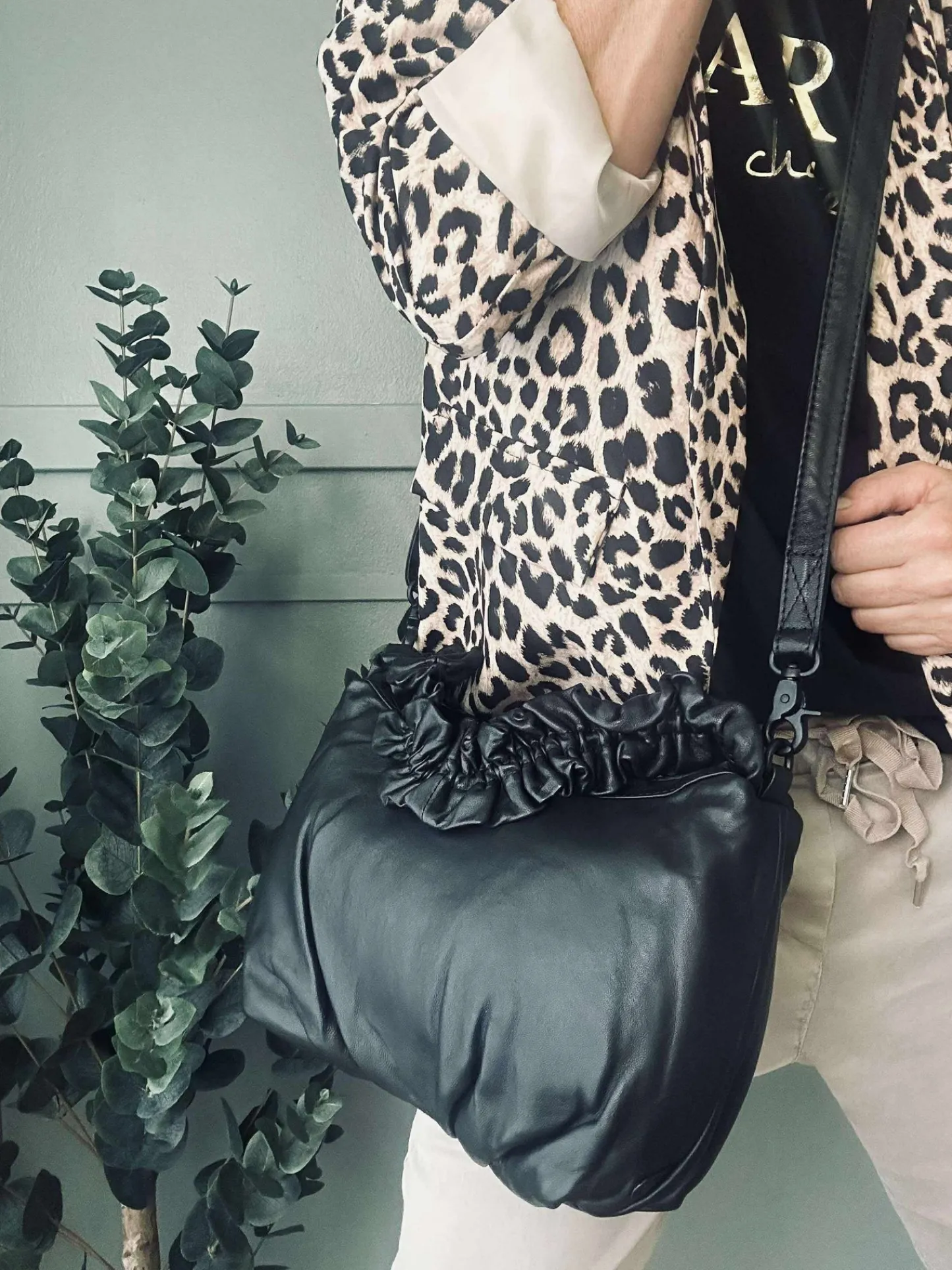 VIAMAJA Crossbody i lækker læderkvalitet New