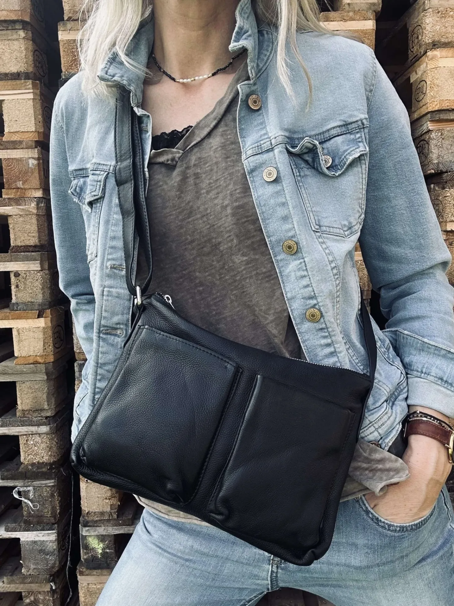 VIAMAJA Crossover Aura Black Sale