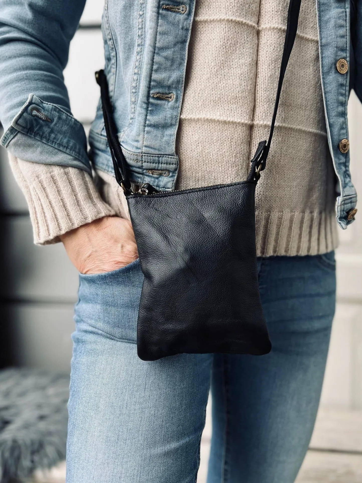VIAMAJA Crossover mobiltaske - OLINE Black Sale