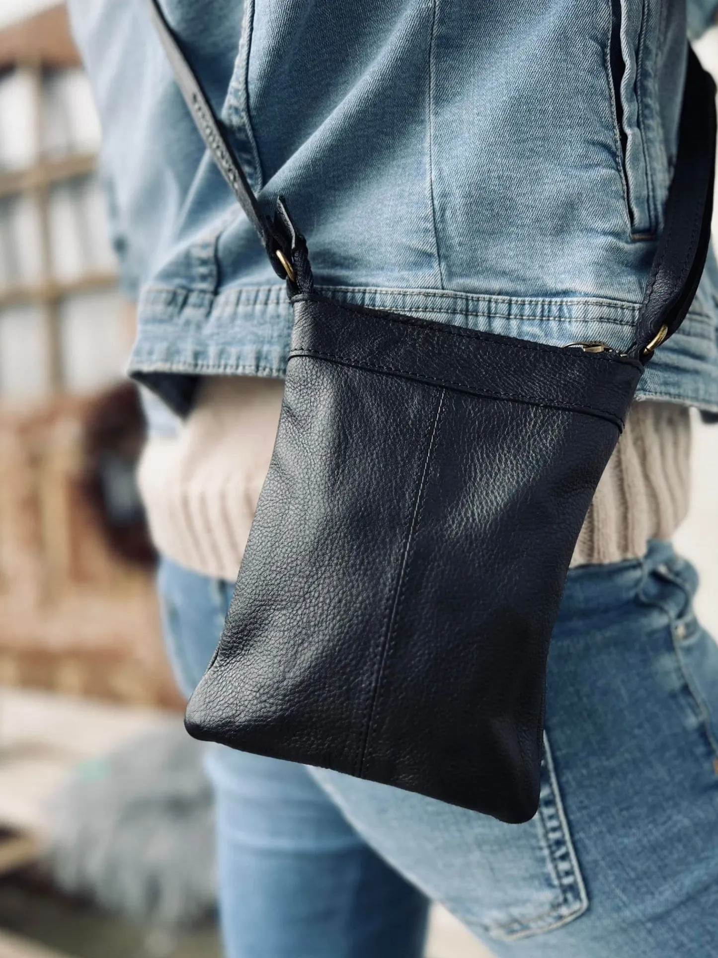 VIAMAJA Crossover mobiltaske - OLINE Black Sale