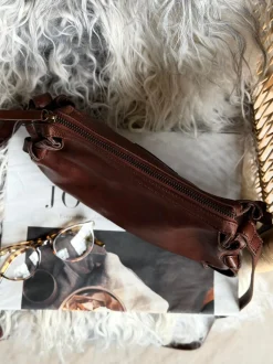 VIAMAJA Crossover Nala - Chesterfield Sale