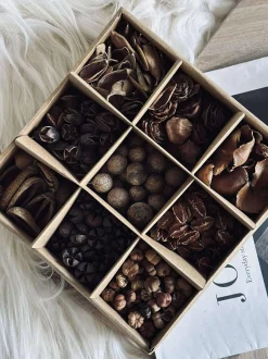 VIAMAJA Deko kasse med naturpynt - MIX Clearance