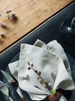 VIAMAJA Dækkeserviet – Vendbar Sort / Oliven Hot
