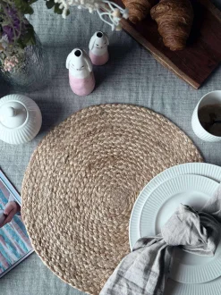 VIAMAJA Dækkeserviet i Jute - Natur Discount
