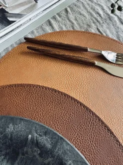VIAMAJA Dækkeserviet vendbar - Cognac / natur Discount