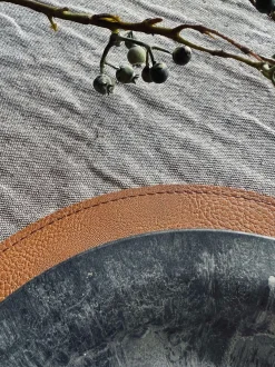 VIAMAJA Dækkeserviet vendbar - Cognac / natur Discount