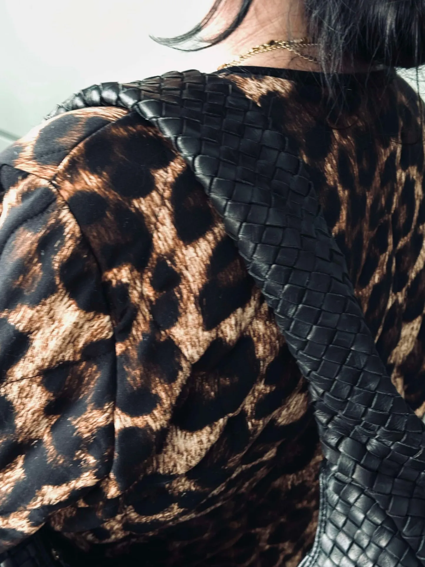 VIAMAJA Elegant håndflettet skuldertaske - Black big Outlet