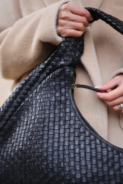 VIAMAJA Elegant håndflettet skuldertaske - Black big Outlet