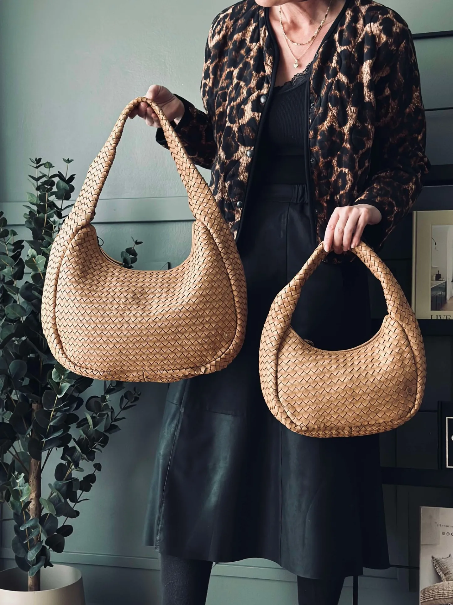 VIAMAJA Elegant håndflettet skuldertaske - Sand New