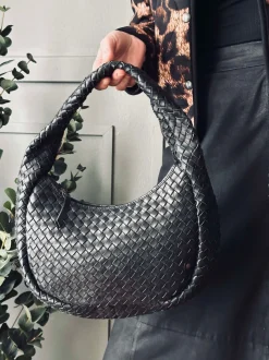 VIAMAJA Elegant håndflettet skuldertaske - Black Sale