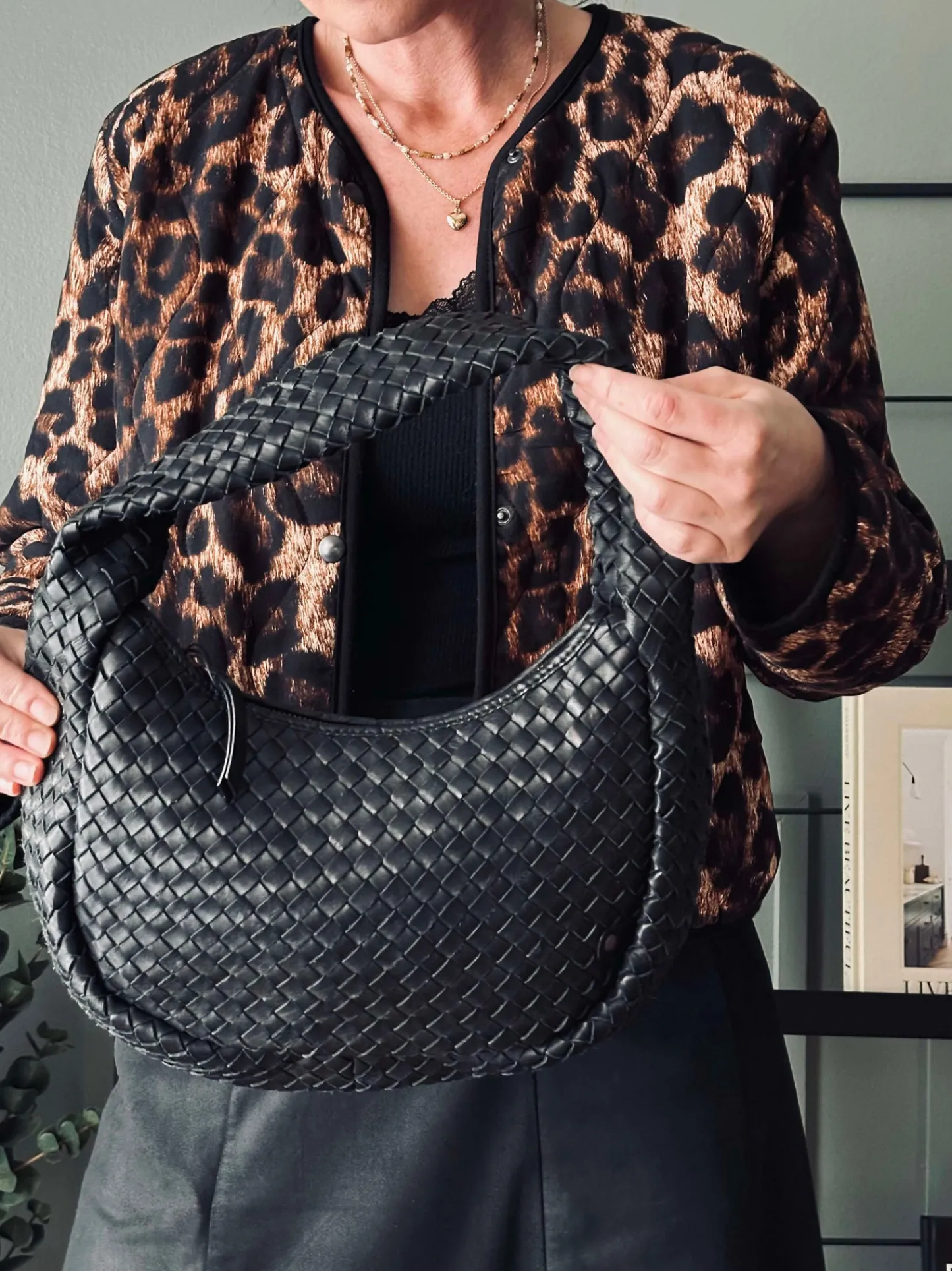 VIAMAJA Elegant håndflettet skuldertaske - Black Sale