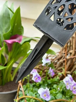VIAMAJA Fakkel med solceller – Black square Best