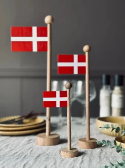 VIAMAJA Flag Dannebrog wood - Flere størrelser Outlet