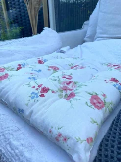 VIAMAJA Futon hynde – Flora 40×40 Hot