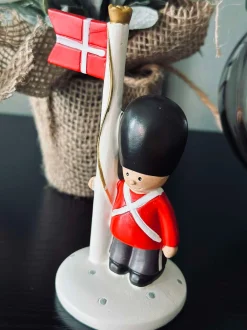 VIAMAJA Garde med flag Best