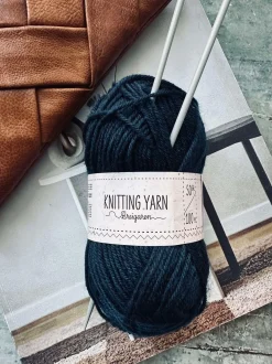 VIAMAJA Garn Polyester 50 gram - Navy Online