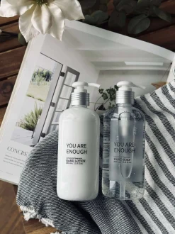 VIAMAJA Gavesæt - SOAP & LOTION Hot