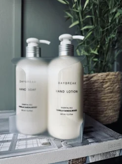 VIAMAJA Gavesæt m. Handcare – Vanilla sandalwood Hot