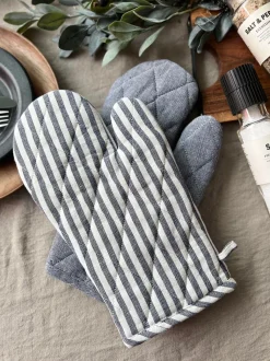 VIAMAJA Grillhandske - Quilt blå strib Best