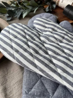 VIAMAJA Grillhandske - Quilt blå strib Best